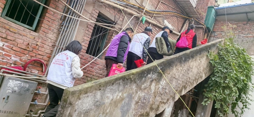 “情暖寒冬,爱驻泰和”关爱孤寡老人送温暖活动