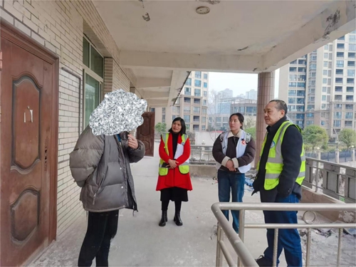 暖城守望情系新春 广安思源社工开展流浪巡查救助专项行动